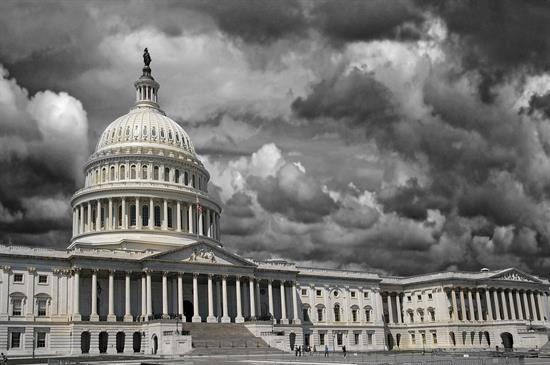 dark-sky-over-capitol